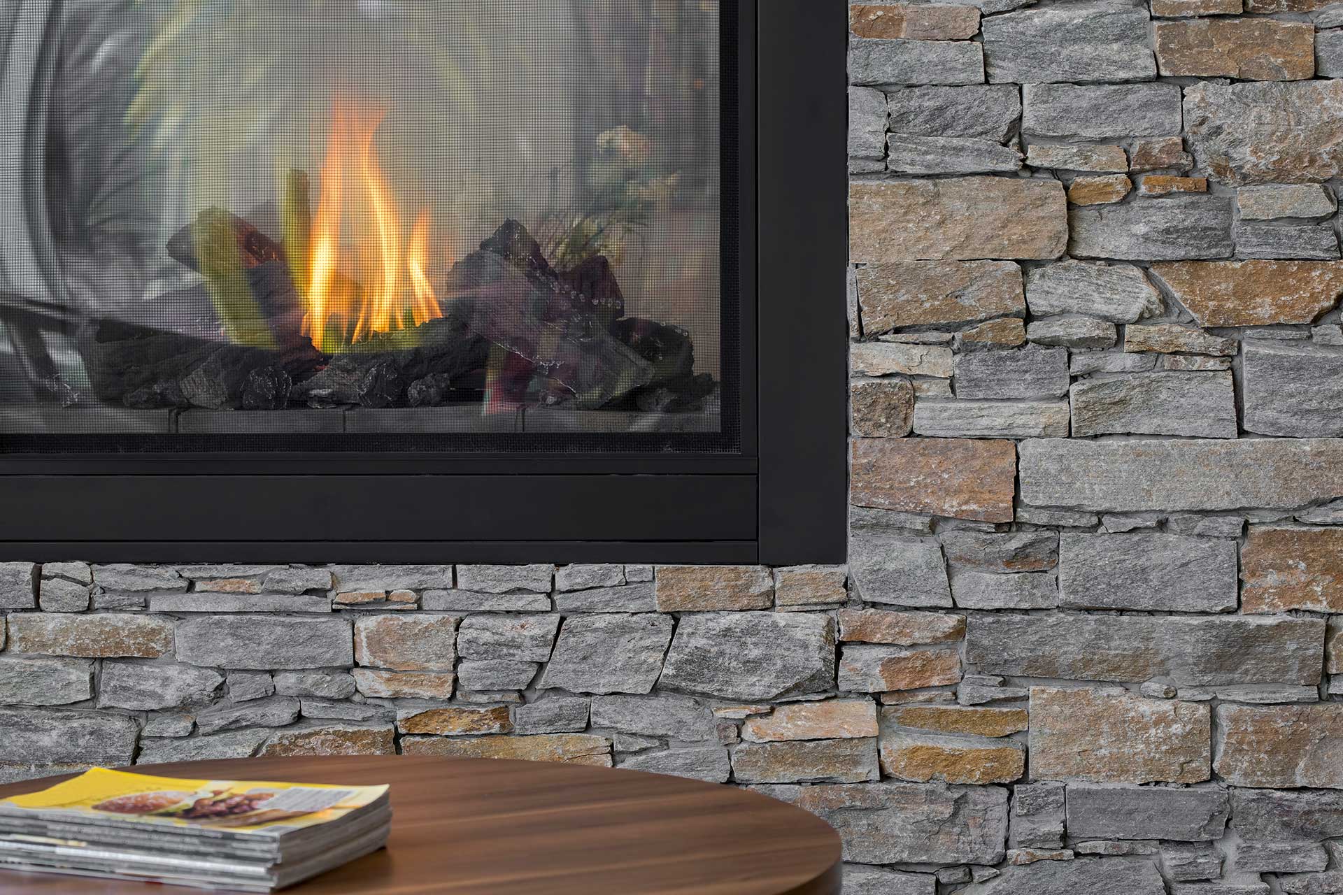Pierres naturelles Savoy - Revêtement mural| Lanctôt Couvre-Sol Design